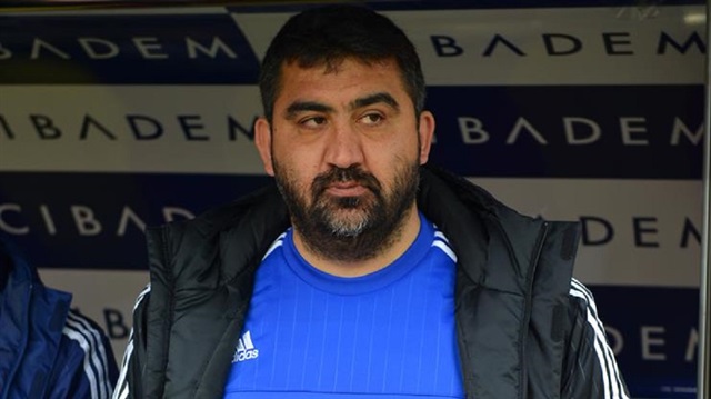Ümit Özat, 2001-2007 yılları arasında Fenerbahçe'de oynamış ve sarı-lacivertli takımda kaptanlık yapmıştı.