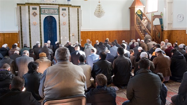 تعيين 100 إمام وخطيب سوري برئاسة الشئون الدينية التركية 