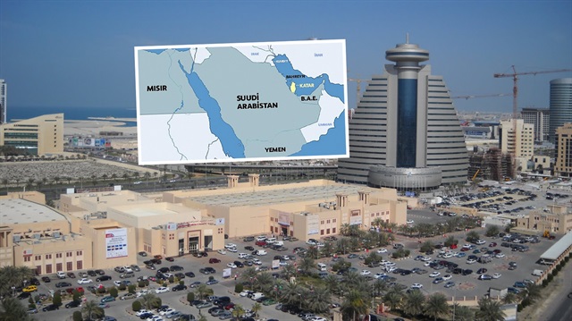 Katar’a ambargo uygulayan Arap ülkeleri, bölgede yükselen krizde Katar’ı da hedef almaya devam ediyorlar. 