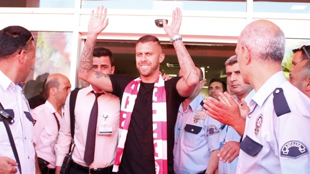 Menez'in Antalyaspor'a transferi büyük ses getirmişti.