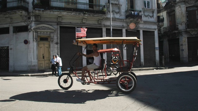 ABD, Küba'ya karşı devam eden ekonomik yaptırımları genişletme kararı aldı.