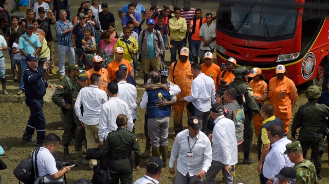 Kolombiya Devlet Başkanı  Santos, sel bölgesine gitti