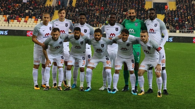 Medipol Başakşehir 11 haftanın sonunda Galatasaray'ın gerisinde ligde 2. sırada yer alıyor.