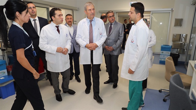 Sağlık Bakanı Ahmet Demircan Mersin Şehir Hastanesini gezerek bilgi aldı.