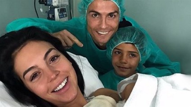رونالدو يرزق بطفله الرابع من عارضة أزياء إسبانية بعد 4 شهور من ولادة توأميه