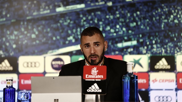 Karim Benzema, Real Madrid'le olan sözleşmesini eylülde 2021'e kadar uzattı.