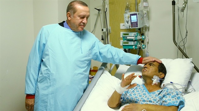 Cumhurbaşkanı Erdoğan, sağlık durumuyla yakından ilgilendiği Naim Süleymanoğlu'nu hastanede ziyaret etmişti.