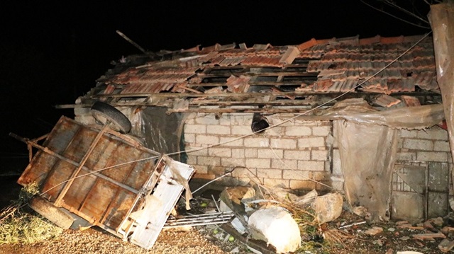 Antalya'da etkili olan hortum nedeniyle 31 kişi yaralandı. Birçok mülk de kullanılamaz hale geldi. 