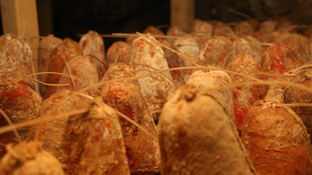 Lezzeti ve rengini bekletildiği mağaradan alan Divle Obruk Peyniri dünyanın en kaliteli peynirleri arasında gösteriliyor.