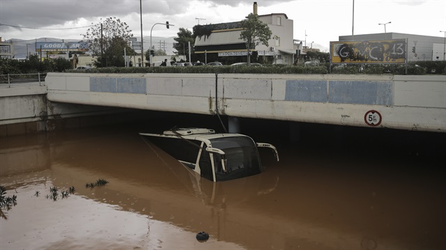Yunanistan'da sel felaketi hayatını olumsuz etkiliyor. 