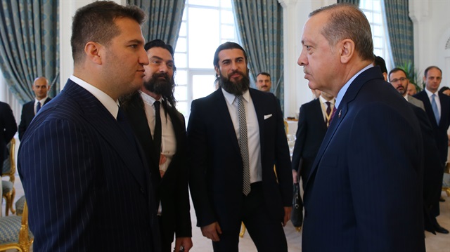 Cumhurbaşkanı Erdoğan, Diriliş Ertuğurul dizisinin ekibiyle sohbet etti.