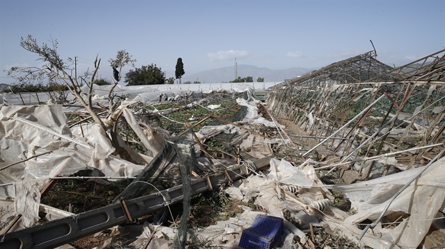 Antalya'da meydana gelen fırtına sonucu birçok tarım alanı hasar gördü