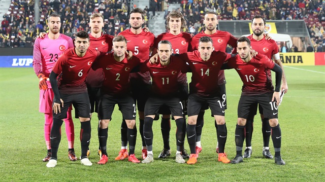 A Milli Takım'ın Romanya ile oynadığı maçta sahaya kaptan olarak çıkan Selçuk İnan'ın milli kariyerini sonlandırması bekleniyor.