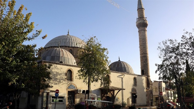 Tekeli Mehmet Paşa Camii'nin altın yaldızlı figürleri kayıp.