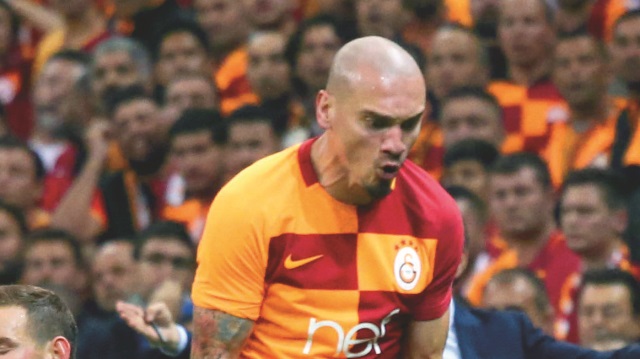 Attığı 4 golle Avrupa'nın en çok gol atan savunma oyuncuları arasında yerini alan Maicon, Galatasaray TV'ye yaptığı açıklamada takımın başarılı olmasının daha önemli olduğunu belirtti