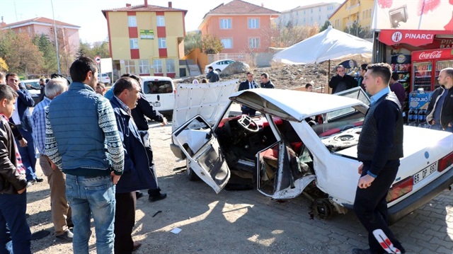 Yozgat'ta meydana gelen trafik kazasında 1 kişi hayatını kaybetti 3 kişi yaralandı. 