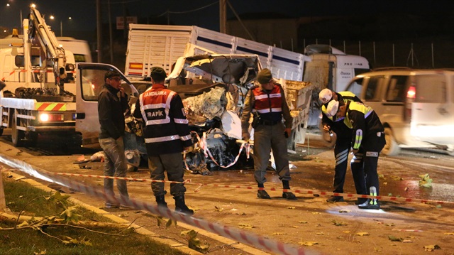 Denizli'de trafik kazasında 2 kişi öldü 4 kişi yaralandı. 