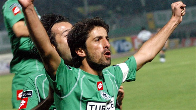 Zafer Biryol Konyaspor forması ile 2003-2004 sezonunda 33 maçta 25 golle gol kralı olmuştu.