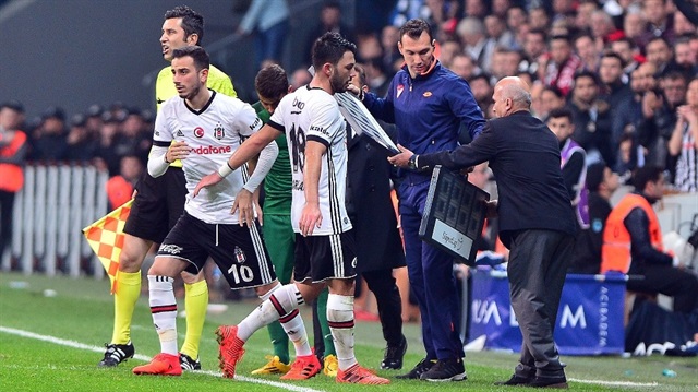 Beşiktaş'ın 10 numarası Oğuzhan Özyakup'un devre arası nda transfer olabileceği iddia ediliyor.