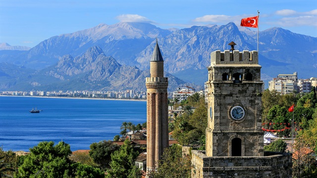 Antalya’da 12 aylık bir turizmin gerçekleşmesi halinde 25 milyonluk bir rakam bekleniyor.