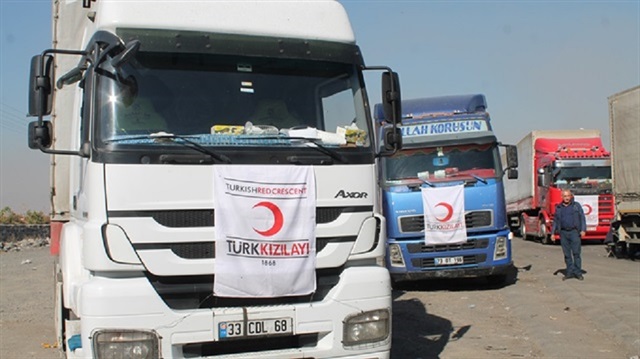 Türk Kızılıay'ı ve AFAD İran-Irak sınırındaki deprem bölgesine 65 tırlık insani yardım gönderdi.
