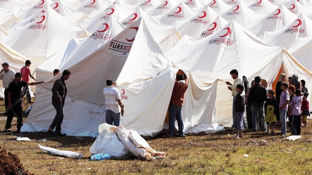 Kızılay tarafından kurulan çadırlar