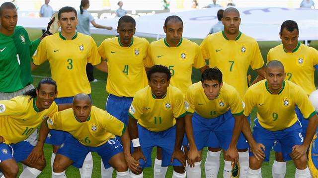 Adriano, (Sağ üstten ikinci) Brezilya'nın efsane kadrosunda forma şansı bulmuş ve takımın önemli silahları arasında yer almıştı. 