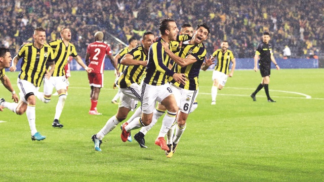 ​F.Bahçe Soldado’nun 3 gol attığı maçta Sivasspor’u 4-1 mağlup etti