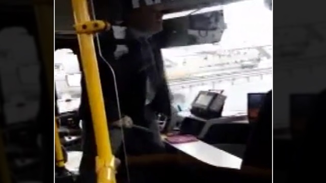 İstanbul'da yolculara bıçak çeken şoför görevden alındı