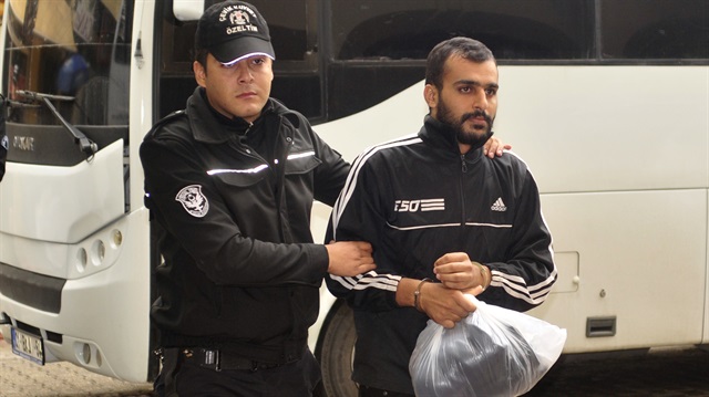 Adana'da yakalanan şüpheliler adliyeye sevk edildi. 