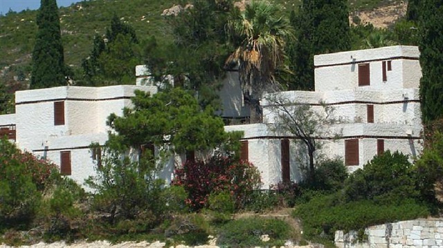 Foça Turizm Derneği (TUDER) Kurucu Başkanı Işıl Dirim Kavitaş ise Fransız Tatil Köyü’ne mutlaka taliplilerin çıkacağını söyledi.