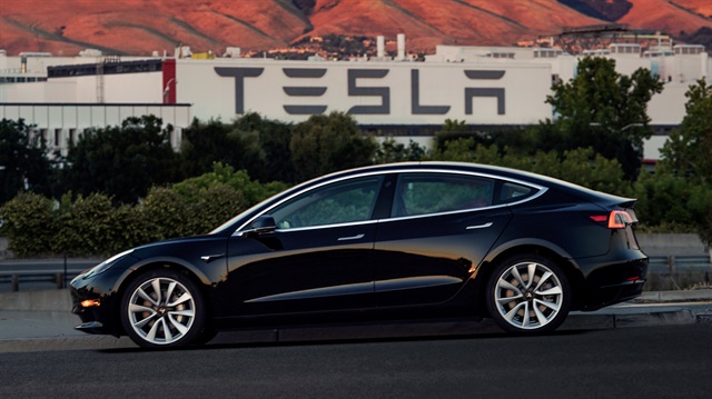 Tesla Model 3 teslimatları rezervasyon sahiplerini kapsayacak şekilde genişletiliyor
