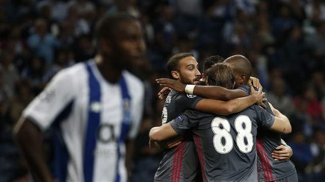 Beşiktaş ile Porto bu akşam karşı karşıya geliyor. Maç saat 20.00'de TRT ekranlarından şifresiz izlenebilecek. 