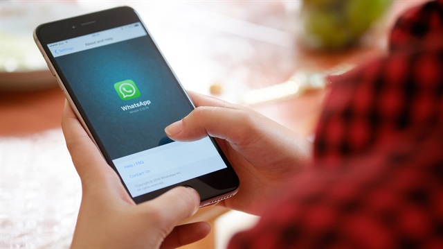 WhatsApp'a eklenecek yeni özellik sayesinde sesli görüşmeyi kesmeden görüntülü görüşmeye geçilebilecek.