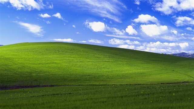 Windows XP'nin efsane duvar kağıdını görüntüleyen fotoğrafçı, telefonlara özel 3 yeni tema sundu