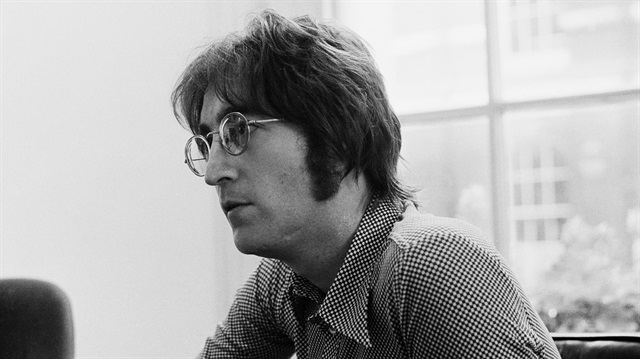 John Lennon, 8 Aralık 1980 tarihinde suikaste kurban gitti.