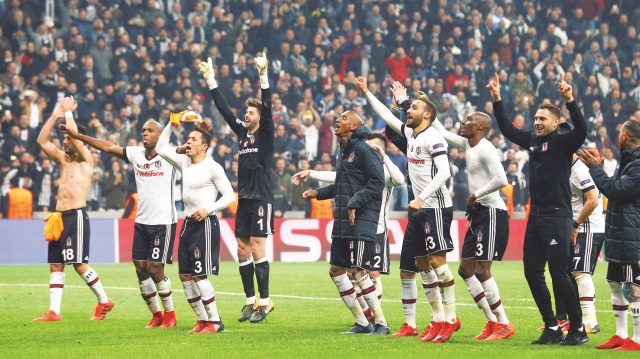 ​Beşiktaş'ın Porto ile 1-1 berabere kalarak UEFA Şampiyonlar Ligi G Grubu'nu lider tamamlamayı garantilemesi, dünya basınında geniş yer buldu. 