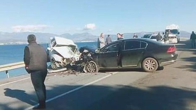 Antalya’nın Finike ilçesinde meydana gelen trafik kazasında 1 kişi hayatını kaybetti, 1 kişi yaralandı.