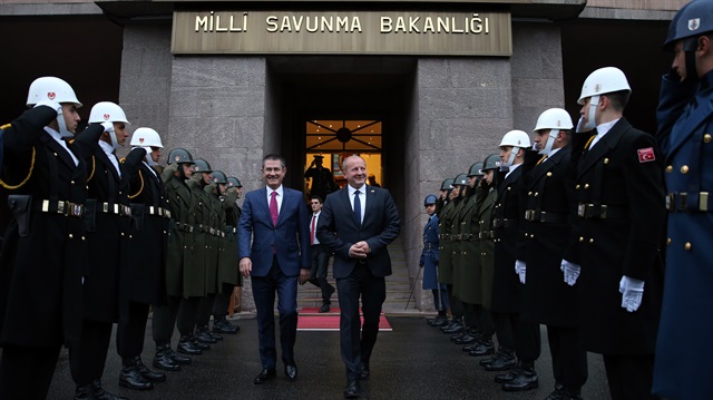Mili Savunma Bakanı Canikli, Macaristanlı mevkidaşı Simicsko ile bakanlıkta bir araya geldi.