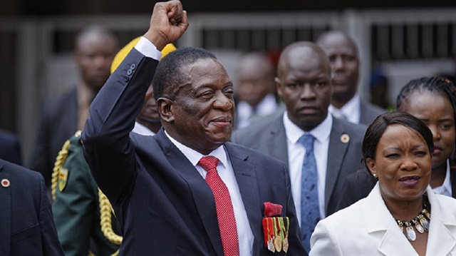Zimbabve eski Başkan Yardımcısı Emmerson Mnangagwa yemin etti. 