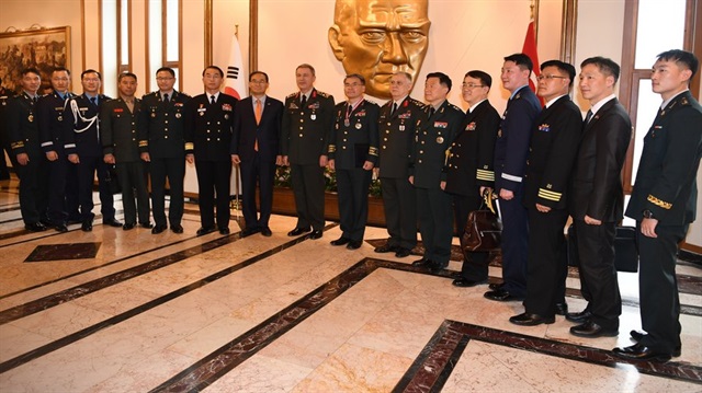 Genelkurmay Başkanı Orgeneral Akar, Jongsup'a Türk Silahlı Kuvvetleri Liyakat madalyası takdim etti