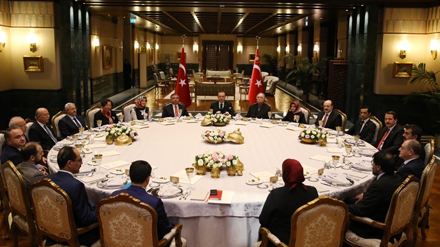 Erdoğan, 24 Kasım Öğretmenler Günü dolayısıyla eğitimcilere yemek verdi