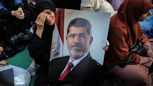Mısır'ın seçilmiş Cumhurbaşkanı Mursi, 4,5 yıldır hapishanede. 