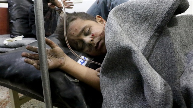 Esed rejiminin saldırılarında yaralanan çocuklardan biri... 