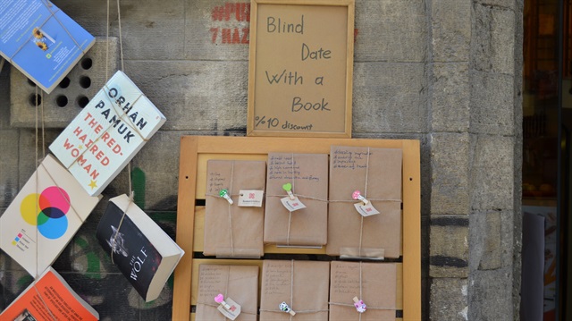 Istanbul bookstore offers readers blind date