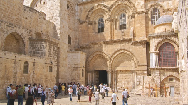 Kudüs'teki Kıyamet Kilisesi'nin anahtarları asırlardır Müslüman Nusibeh ve Joudeh ailelerinde bulunuyor. İki aile şehirdeki barışı temsil ediyor.