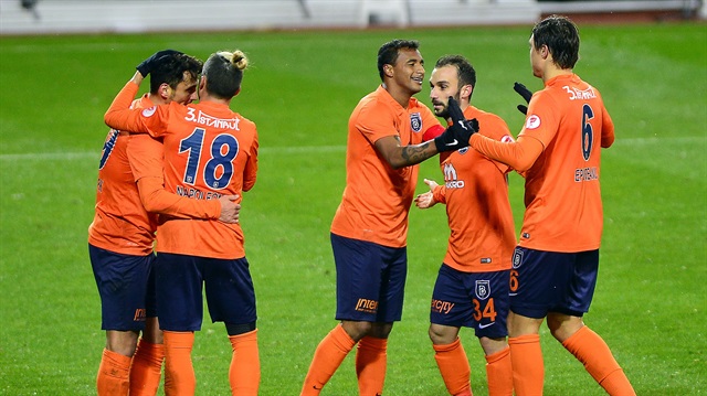 Başakşehir topladığı 26 puan ile Süper Lig'de 2. sırada bulunuyor.