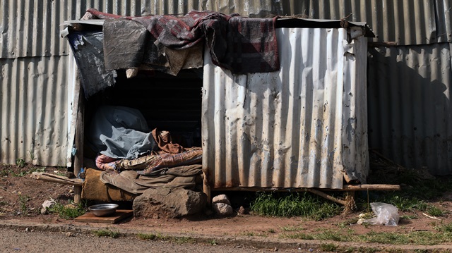 Etiyopya'da yoksulların yeni yaşam alanı teneke evler görenlerin dikkatini çekiyor. 

