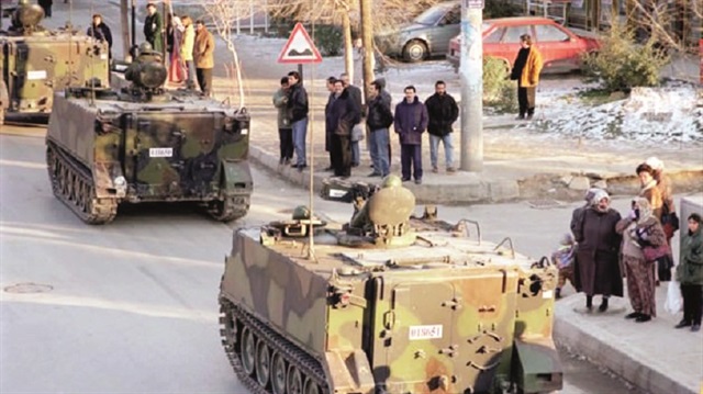 28 Şubat'ta tanklar sokaklarda yürütülmüştü