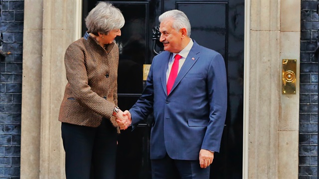 Başbakan Binali Yıldırım, İngiltere Başbakanı Theresa May ile bir araya geldi.   